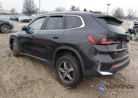 2023 BMW X1 xDrive28I z USA, uszkodzony, nr VIN WBX73EF01P5X19249